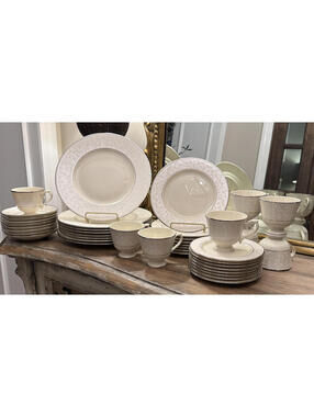 Lenox Pearl Innocence Bone China Dinnerware Set – Service for 8 (40 Pieces) MINT